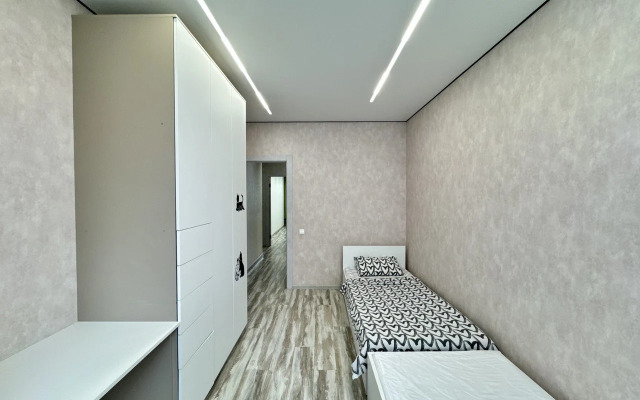 Flat Bolshaya 3-Kh Komnatnaya S Kachestvennym Remontom