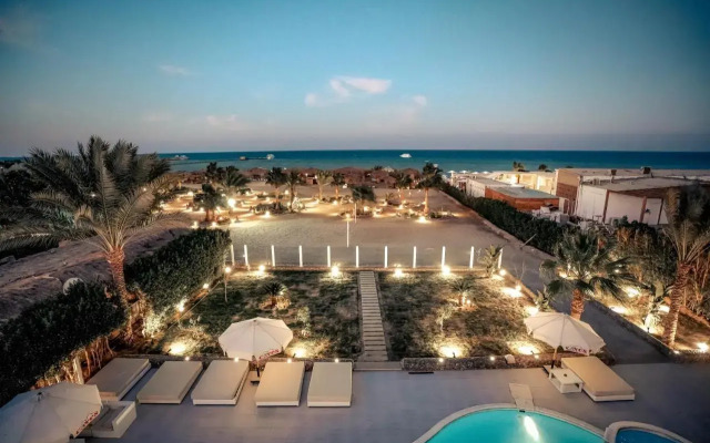 Caves Beach Resort - Adults Only