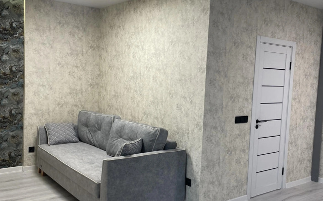 Na Prospekte Dzerzhinskogo. 21 Flat