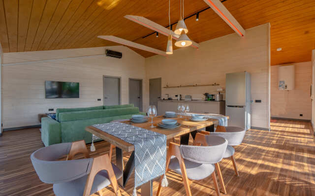 Friends & Family Guest House