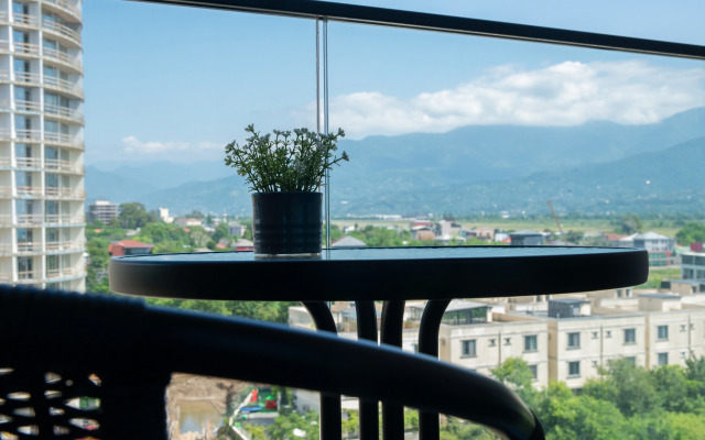 GG Home 1BR in Rainbow with Pool Flat