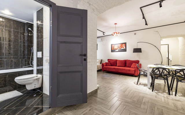 S Kaminom U Isaakievskogo Sobora Apartments