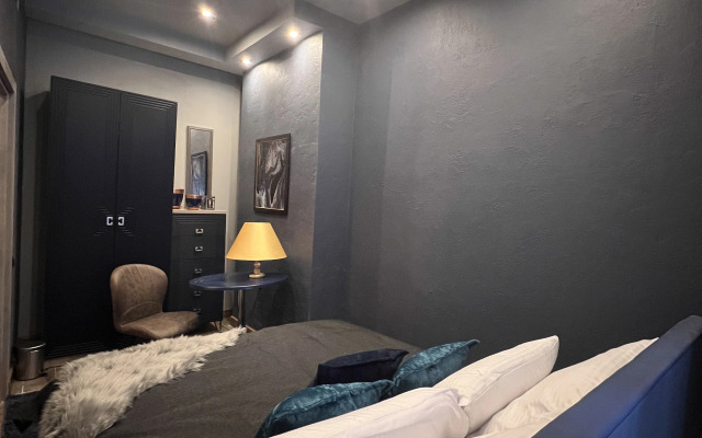 Persia Apartments