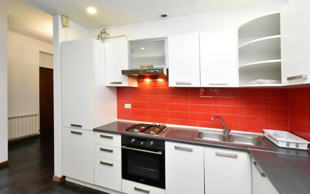 2-K v Novostroyke, Ulitsa In Yerevantsu, Hh399 Flat