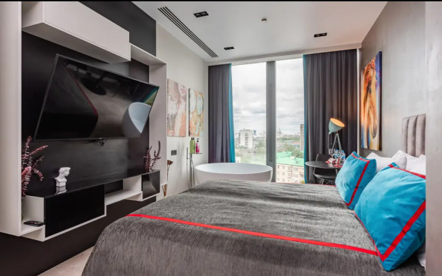 Апартаменты Neva Towers c ванной у окна