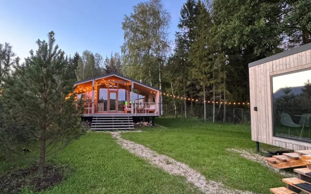 Частный дом с баней и чаном у воды и леса