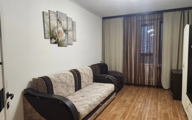 Uyutnaya Dvukhkomnatnaya Flat