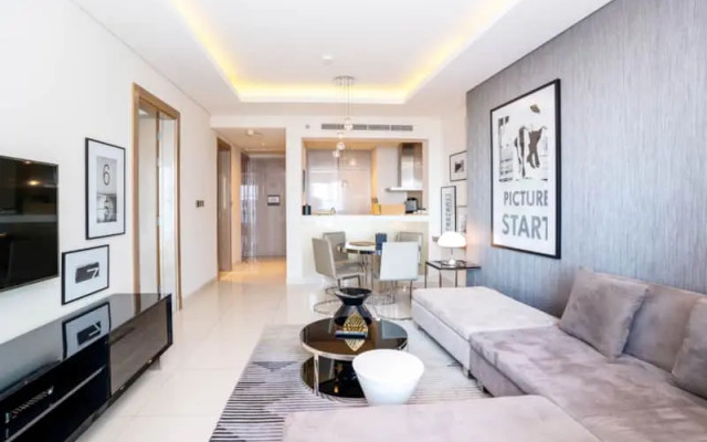 Paramount Tower 1 BR Apartments