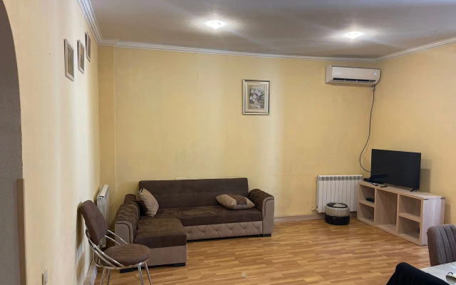 Апартаменты Nana’s Apartment in an Old Tbilisi Yard