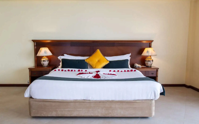 Golden Tulip Dar Es Salaam Hotel