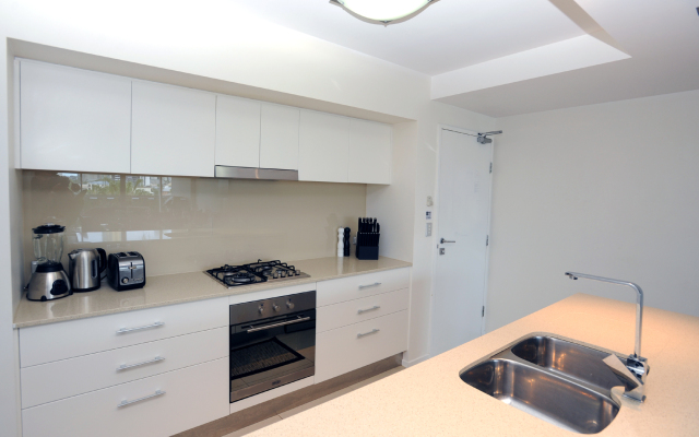 Surfers Paradise Three Bedroom With Pool and Spa Access