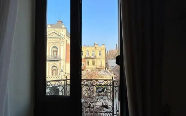 Visiting Nona Apart Hotel