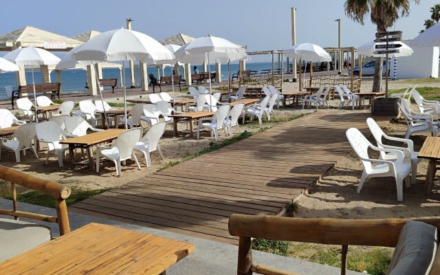 Studiya U Morya Apartments