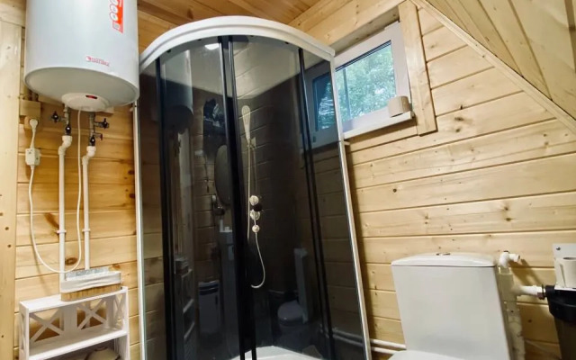 s Baney na Beregu Ozera Chalet