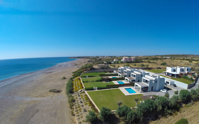 Antonoglou Beach Villa