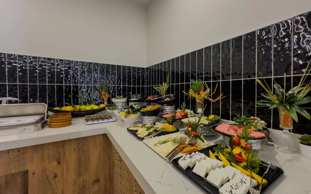 Отель Leaf River Suites