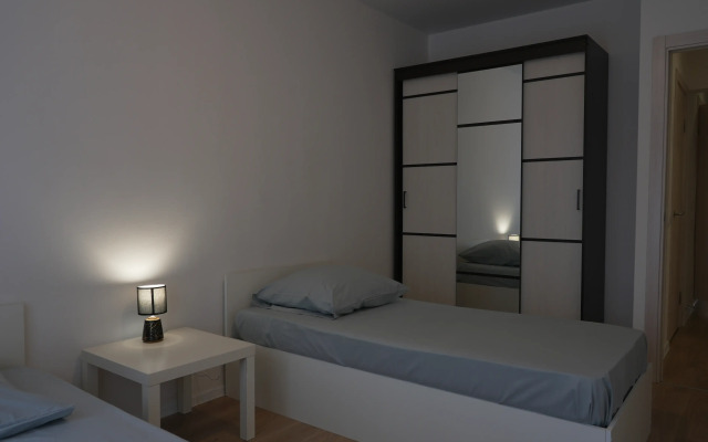 Kompaneyskiy Menkeyv Flat