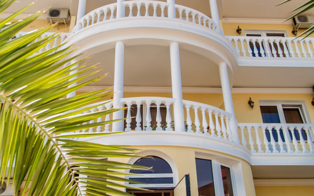 Orange House Hotel