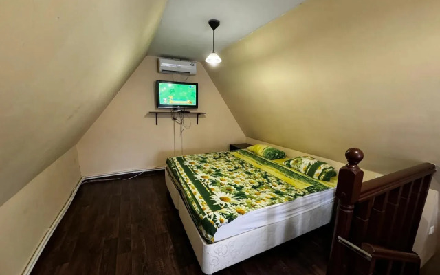 Uyutny Guest House