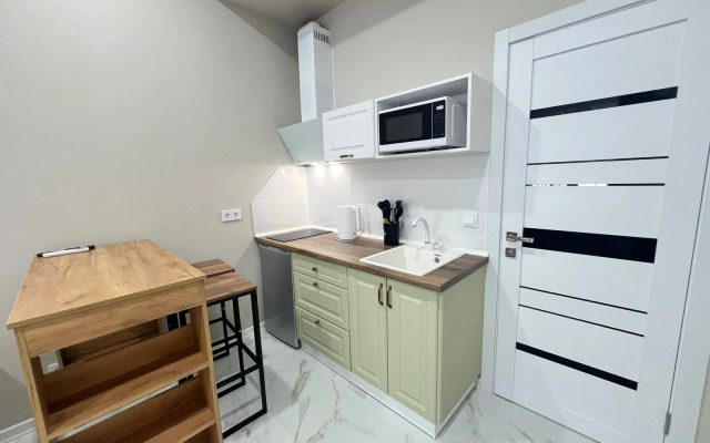 Uyutnaya Studiya So Svoim Otdelnym Vkhodom S Bassenom Apartments
