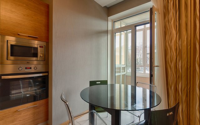 Апартаменты 4-комнатные HomeApart Сторожовская, 6