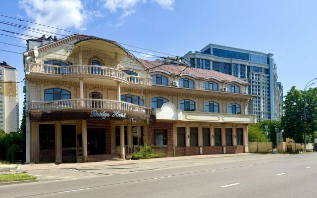 Bridge  Hotel