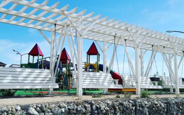 Апартаменты Фиолeнт Village У Александра