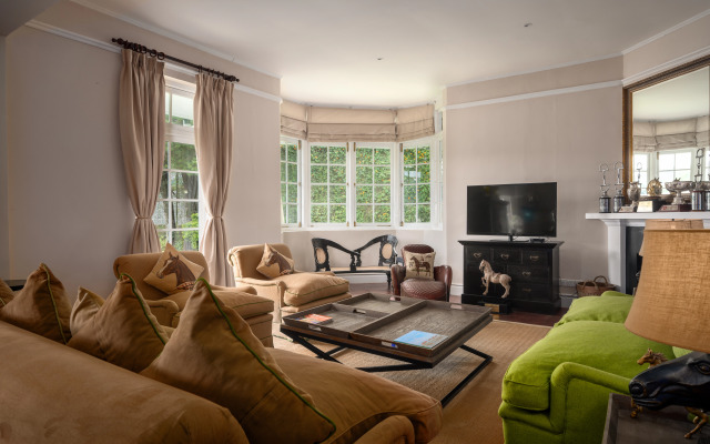 Hill Rise Luxury Villa & Stables by Edwards Collection Villa