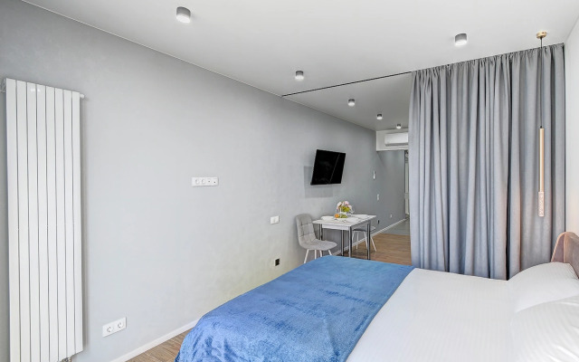 Lyuks MorskayaSimfonya-2 s panoramoj na more i bassejnom na territorii ZHK Apartments