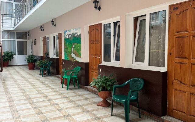 Adrianna Guest House