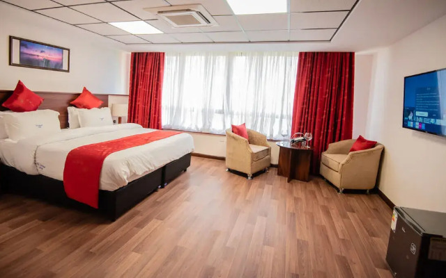 Отель The Crossroads Hotel Westlands