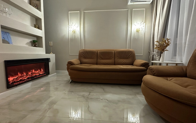 Shikarnaya Ryadom S Morem Flat