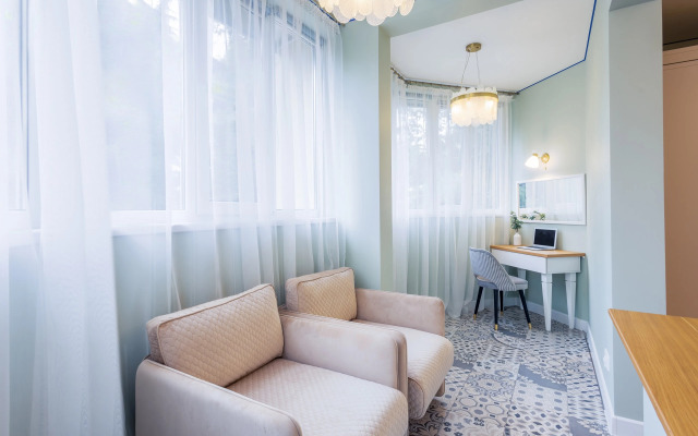 Квартира MyHomeYourHome на Невской 19