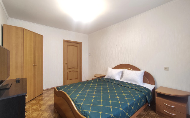 Апартаменты 3-комнатные OCHRE APARTAMENT от Акварель.flat у Нефтегазового университета