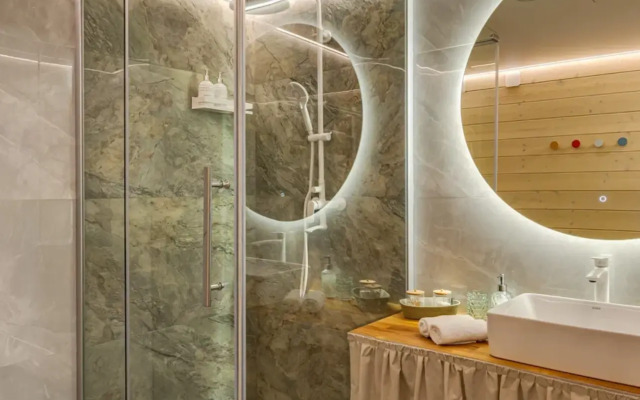 Частный дом Увеличенный А-фрейм Сад с баней и чаном