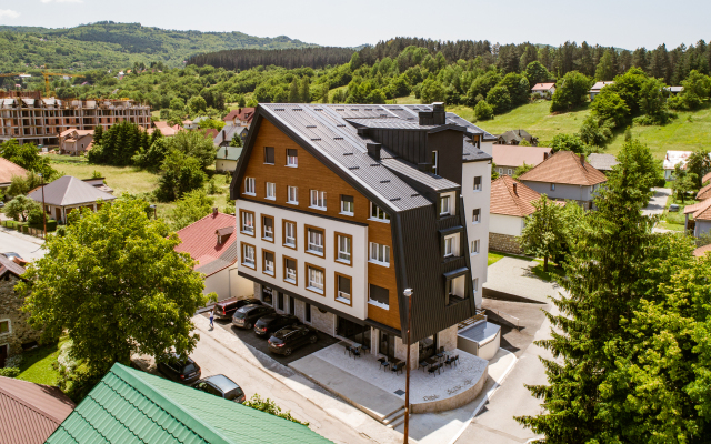 Modern Mountain CENTRAL 17 + parking Apartments