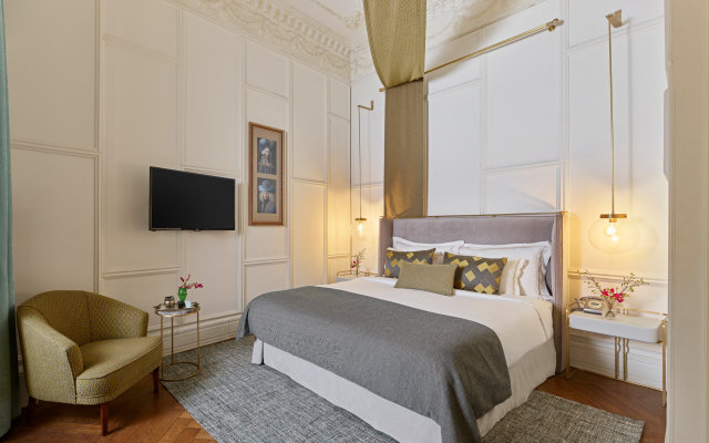 Mr CAS Hotels