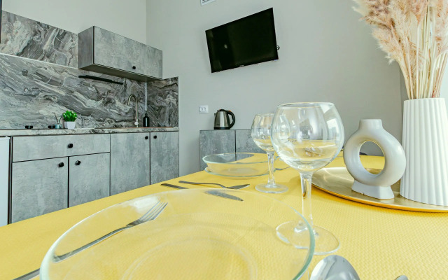 Na Yardem V Tikhom Meste Apartment