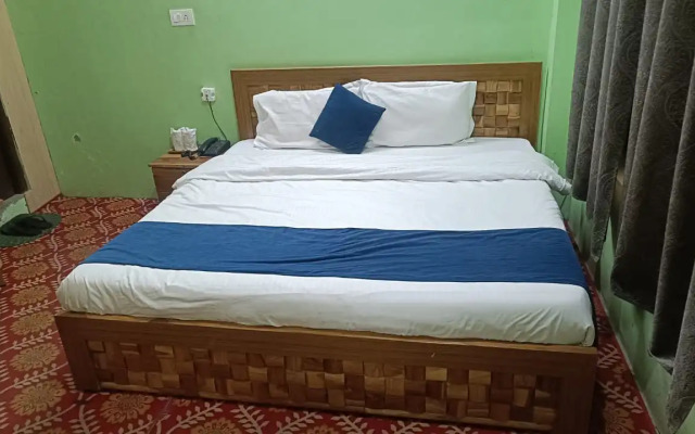 Отель River View