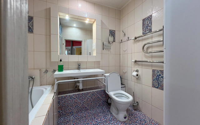 Na Ulitse Revolyutsii 3 Flat