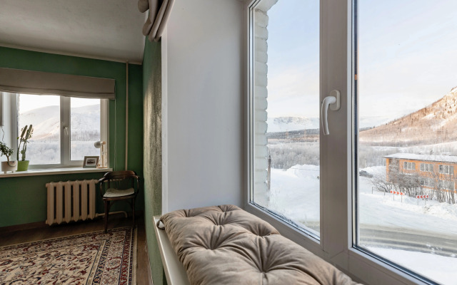 2-komn Nostal'giya s Vidom Na Goru Flat