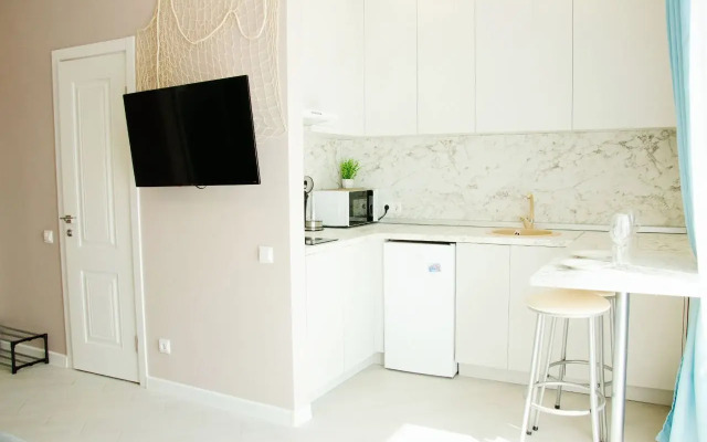 Studiya U Morya S Balkonom Flat