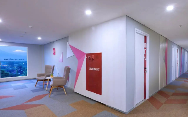 Отель Favehotel Madiun