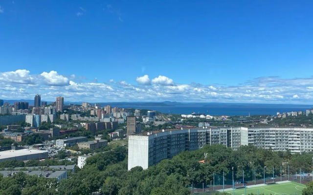 Utopayuschaya V Krasote Zaliva I Zakatnogo Solntsa Flat