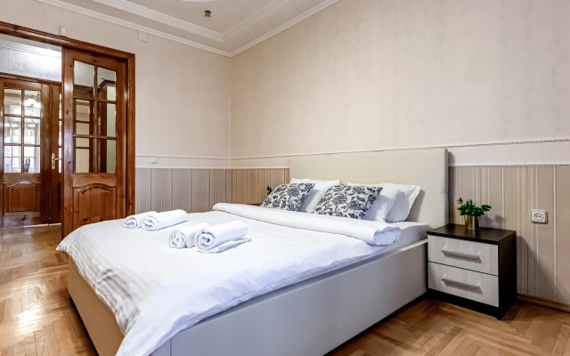 Апартаменты на Куйбышева Ирины Савельевой в центре курортного бульвара