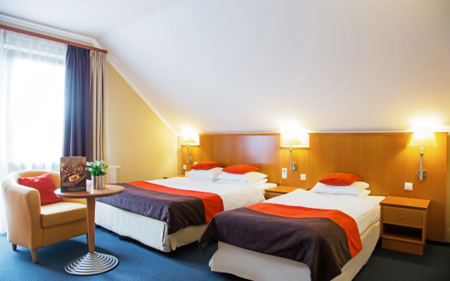 Отель Korona Park Klewinowo