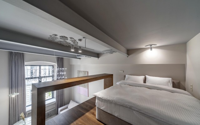 Dvuhurovnevaya v osobnyake u Kremlya Flat