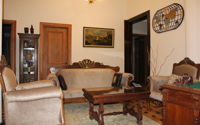 Hotel luxor gardens