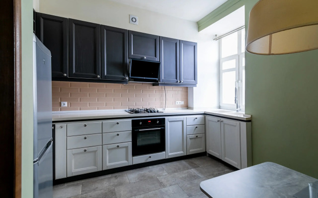 Trekhkomnatnaya Flat