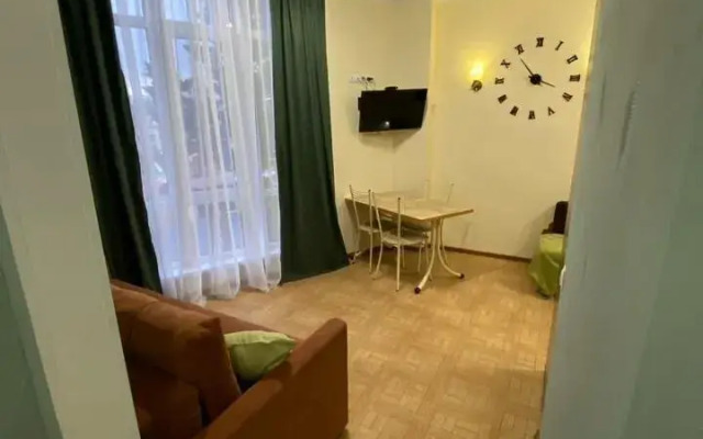 Апартаменты Еврoдвушкa нa 1-oй беpеговой линии